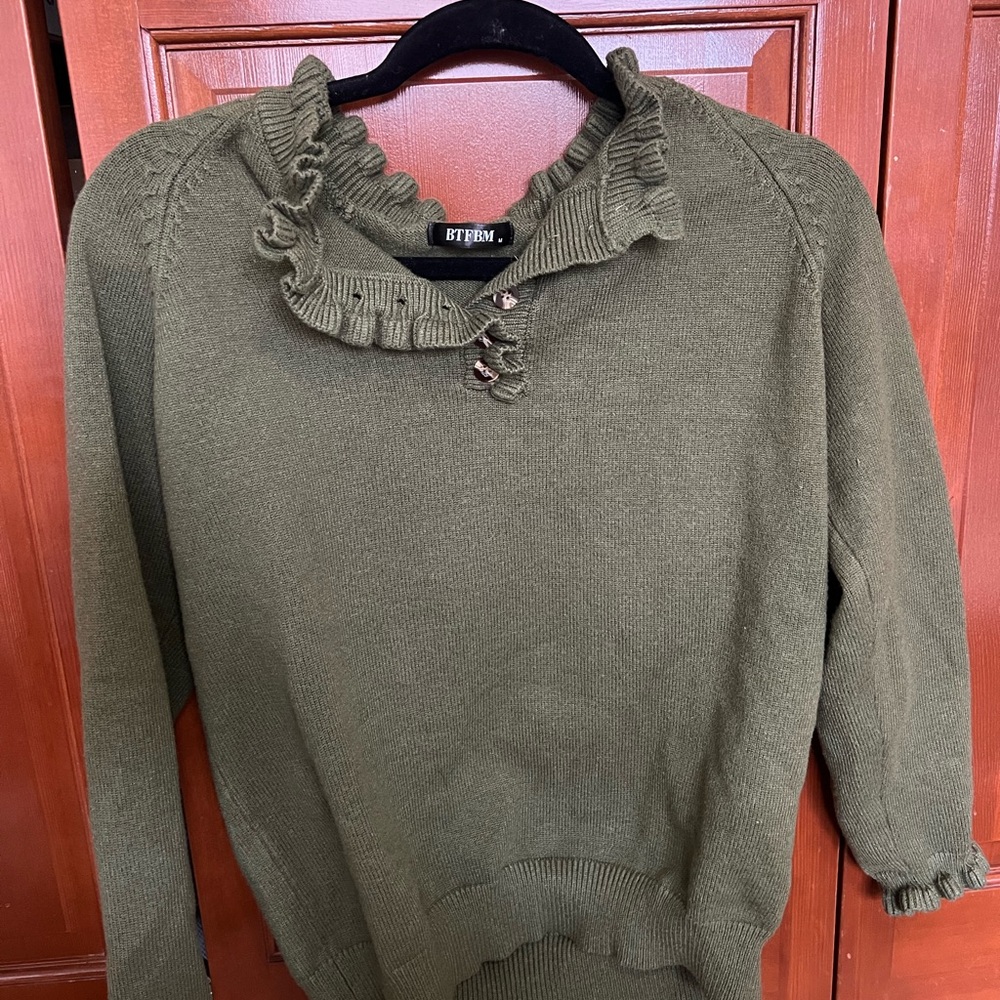Byer Olive Green Ruffled Turtleneck Sweater